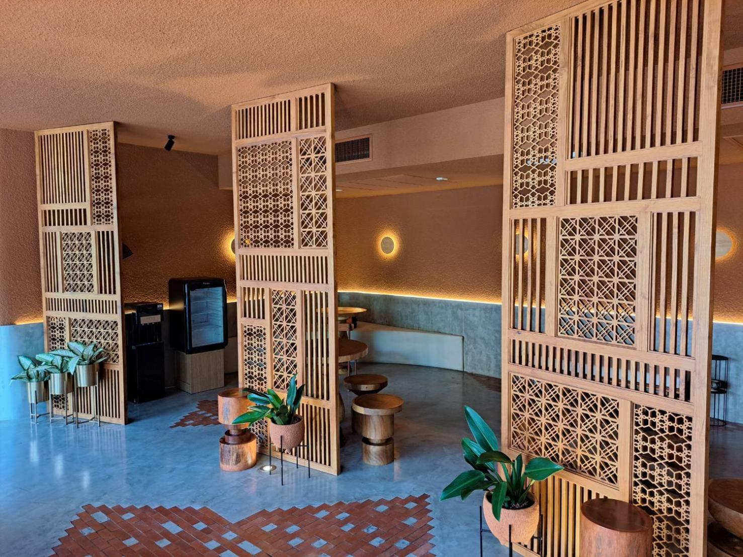Mai Hotel 清邁 外观 照片